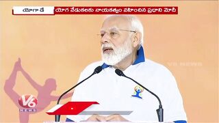 PM Modi Participates In International Yoga Day Celebrations At New York | V6 News