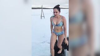 Rakul Preet Singh vs Anupriya jaiswal bikini dip in ice cold water | bikini review