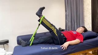 STRETCHING DAN LATIHAN PENGUATAN BISA MEMBANTU MERINGKANKAN NYERI PADA LUTUT