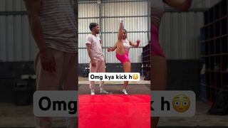 Ladkiya jyada flexible kyu rehti h? #shorts #ytshorts #couplegoals #acrobatics #kicks #challenge