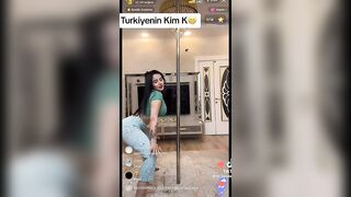 Melek Azad yayında Twerk atiyor ????????????