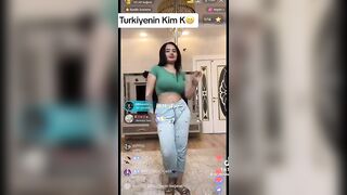 Melek Azad yayında Twerk atiyor ????????????