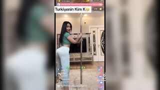 Melek Azad yayında Twerk atiyor ????????????