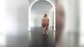 Twerk in a dress/ Rema - Soundgasm/ Booty Dance by Blondeany