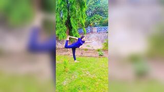 Balancing pose calm mind by yoga #yoga #ytshorts #meetfitness #calmmind #dailyexercise #trending