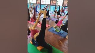 wheel yoga class// flexibility// stretching//#shorts #viral #trend #yogareel #yogamotivation