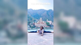 Yoga Asana at ganga kinare | Rishikesh #yogaurmi #yoga #yogabody #yogawithurmipandya #fitness