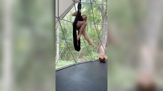 Aerial yoga hipkey #aerialyoga #aerialhammock #geodome #aerialyogaflow #aerialyogateachertraining