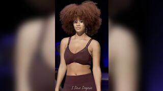 SLOMO - LIGHTING COLORS Lingerie Show Pt1 – Salon International De La Lingerie 2023 – Paris Lingerie