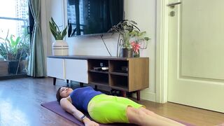 Yoga Stretching at Home | 2 Simple Exercises to Stretch Your Spine and Prevent Degeneration