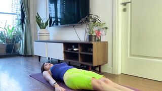 Yoga Stretching at Home | 2 Simple Exercises to Stretch Your Spine and Prevent Degeneration