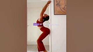 Crescent Moon With Lord of the Dance Pose Yoga Stretching Flow #shorts #flexibility #stretching