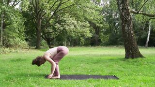 Rheuma-Yoga mit Paula Sanfter rückenfreundlicher Sonnengruß