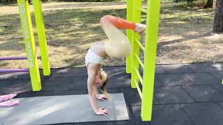 STRETCH SPLITS & LEGS. FLEXIBILITY ROUTINE. FITNESS WORKOUT. SPLIT STRETCHING. GYMNASTIC FLEX. YOGA