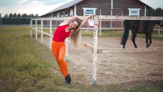 Harmonious Stretching: Yoga with Majestic Horses in 8K Nature