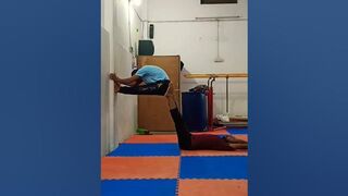 Acro Balancing..#acrobatics #balance #howto #yoga #reels #daily #motivation #shorts #training #how