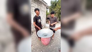 Adu Beyblade Yoga Gembul VS Dwek #beyblade #permainan #permainan #permainananak ##shorts