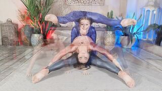 Contortion Duo. Extreme Flexible Girls. Flexshow.