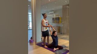 Stretching #yoga #subscribe #yogaexercise #viral #shortvideo #yogafitness #gym #yogaworkout #stretch