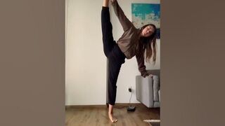 #шпагатдома #stretching #yogalife #splitgate #splitpersonality #splitsprogress