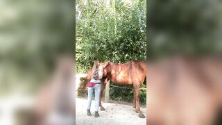 Un po’ di stretching ???? #cavalli #equitation #equitazione #horse #horserider #myhorse #horseriding