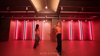 MIYEON & YUQI - How To Twerk / KaKo K-POP CLASS