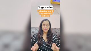 Yoga mudra for glowing skin / dry skin | pimples | #shorts #shortvideo #yoga #share #mudra