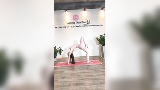 Ngả sau nâng cao | Hye Yoga #shorts