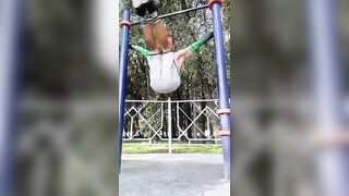 Whole-body #stretching on high bar poles / #freestyleworkout and calistenics by #m40r