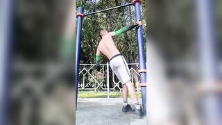 Whole-body #stretching on high bar poles / #freestyleworkout and calistenics by #m40r