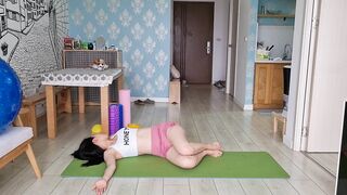 Home Yoga Routine: Dynamic Stretches and Twists for Lower Back Tension